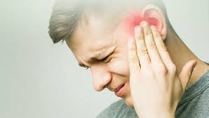 Zumbido no Ouvido? 5 Hábitos que Pioram o Problema (e Como Evitá-los!)